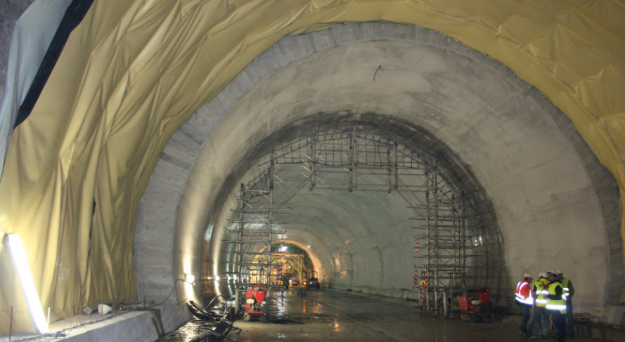 "Andamio túnel ferroviario"